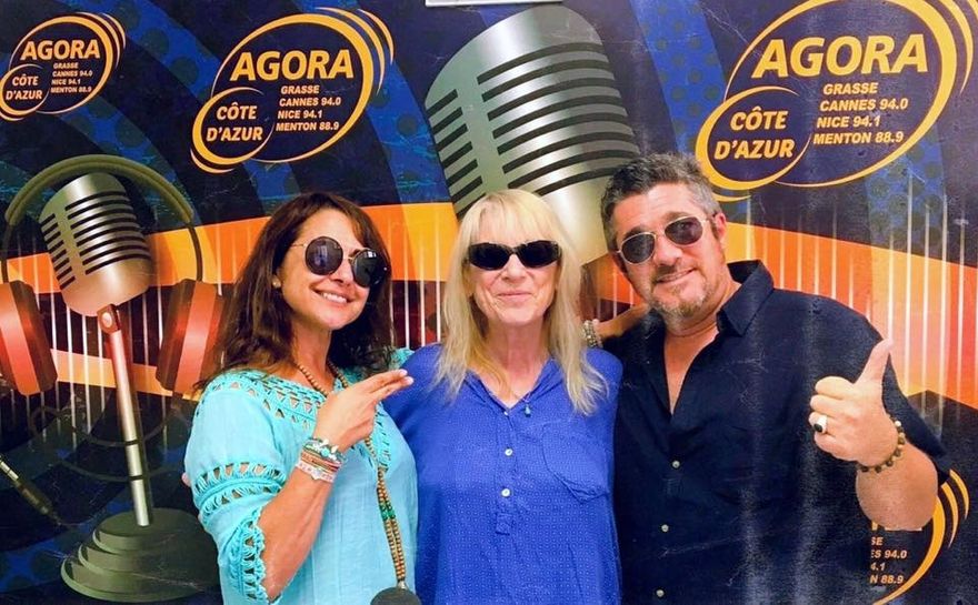 10/07/2019 Corinne et Cèd à l'émission de radio AGORA Côte d'Azur pour leur single 